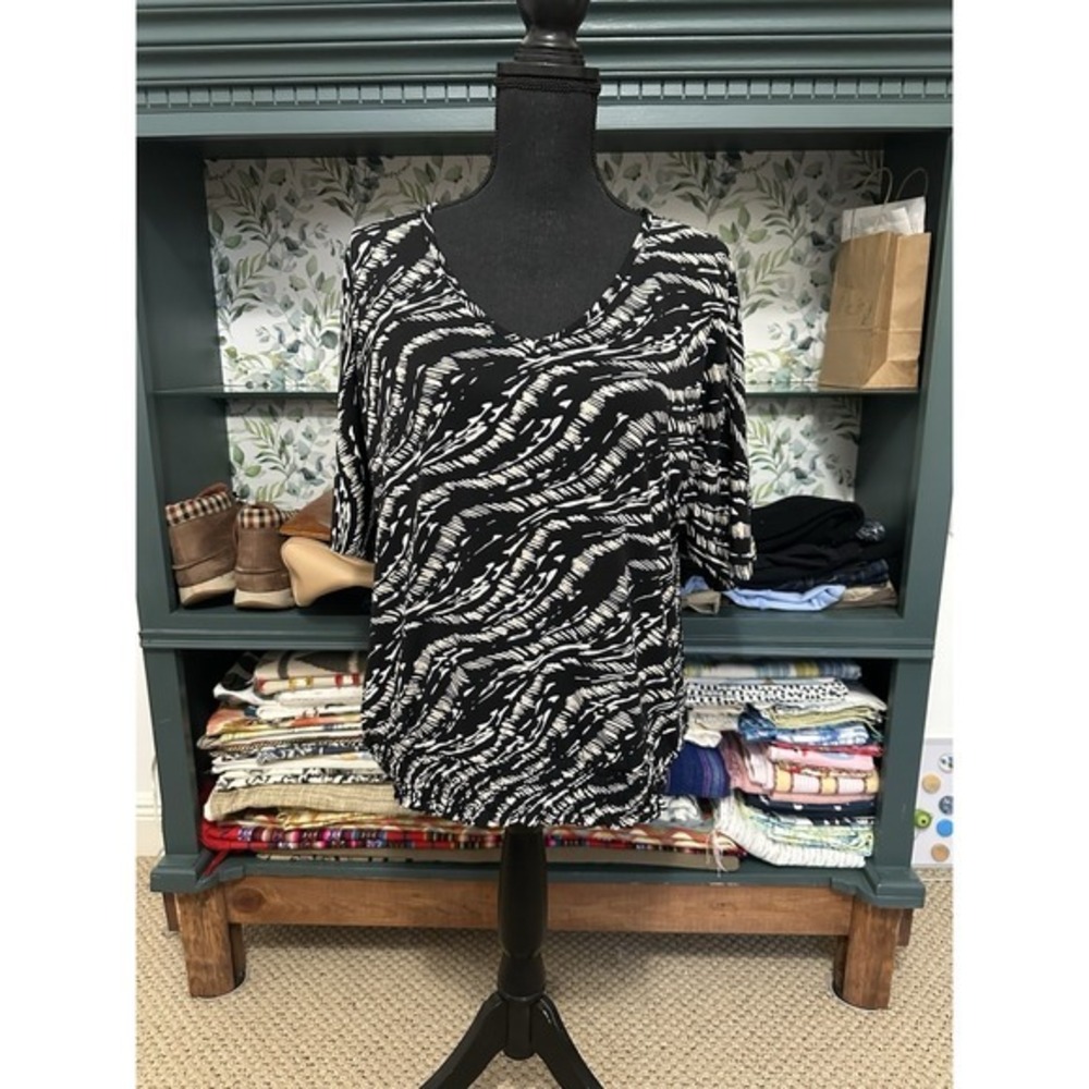 Adrienne Vittadini Women's Black, White & Taupe Abstract Blouse M‎ NWT